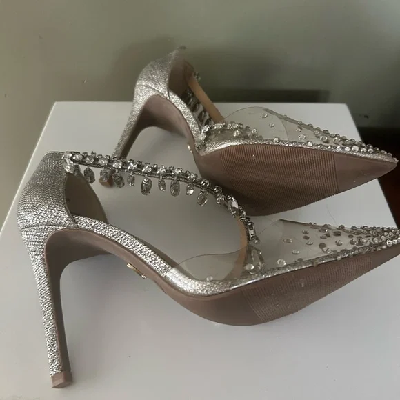 Silver Crystal-Embellished Women’s Pointed Toe Heels - Picture 6 of 7
